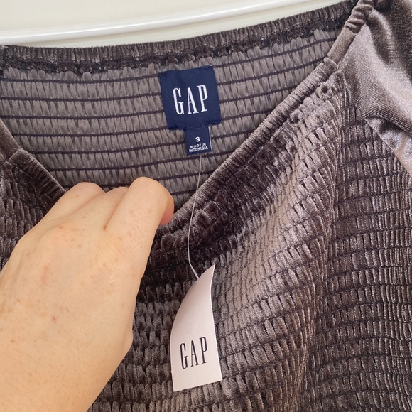 NWT Gap shirt size small - Picture 2 of 2